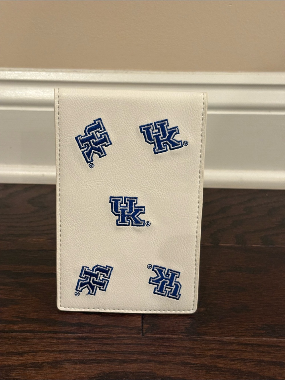 PRG UK Wildcats White Leather Golf Yardage Book Holder Embroidered Kentucky Logo